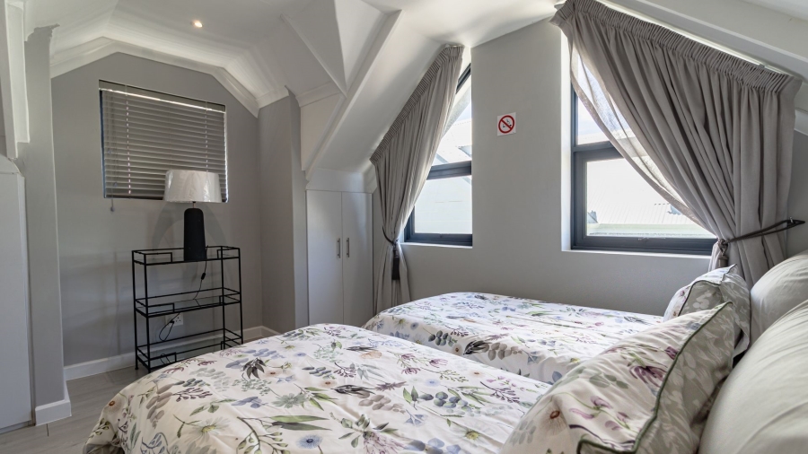 4 Bedroom Property for Sale in Grotto Bay Western Cape